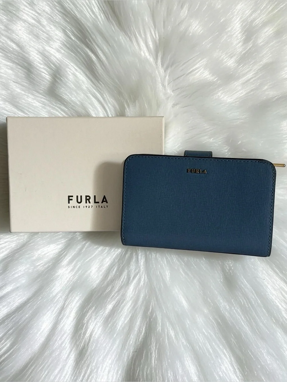 Furla Zip Around‎ Wallet Saffiano Leather Blue Bifold Card Case